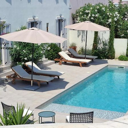 Villa Mira With A Heated Pool And A Sea View Božava エクステリア 写真