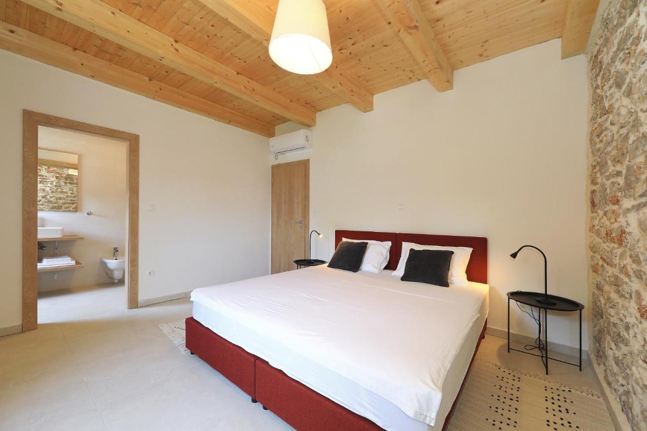 Villa Mira With A Heated Pool And A Sea View Božava エクステリア 写真