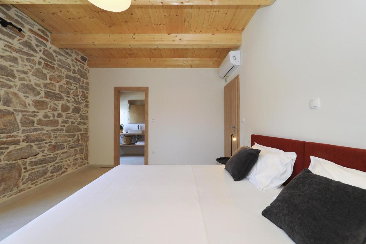 Villa Mira With A Heated Pool And A Sea View Božava エクステリア 写真