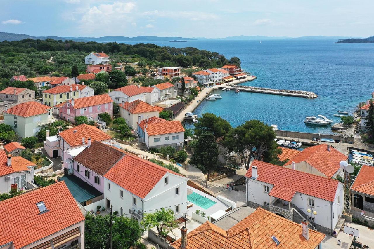 Villa Mira With A Heated Pool And A Sea View Božava エクステリア 写真
