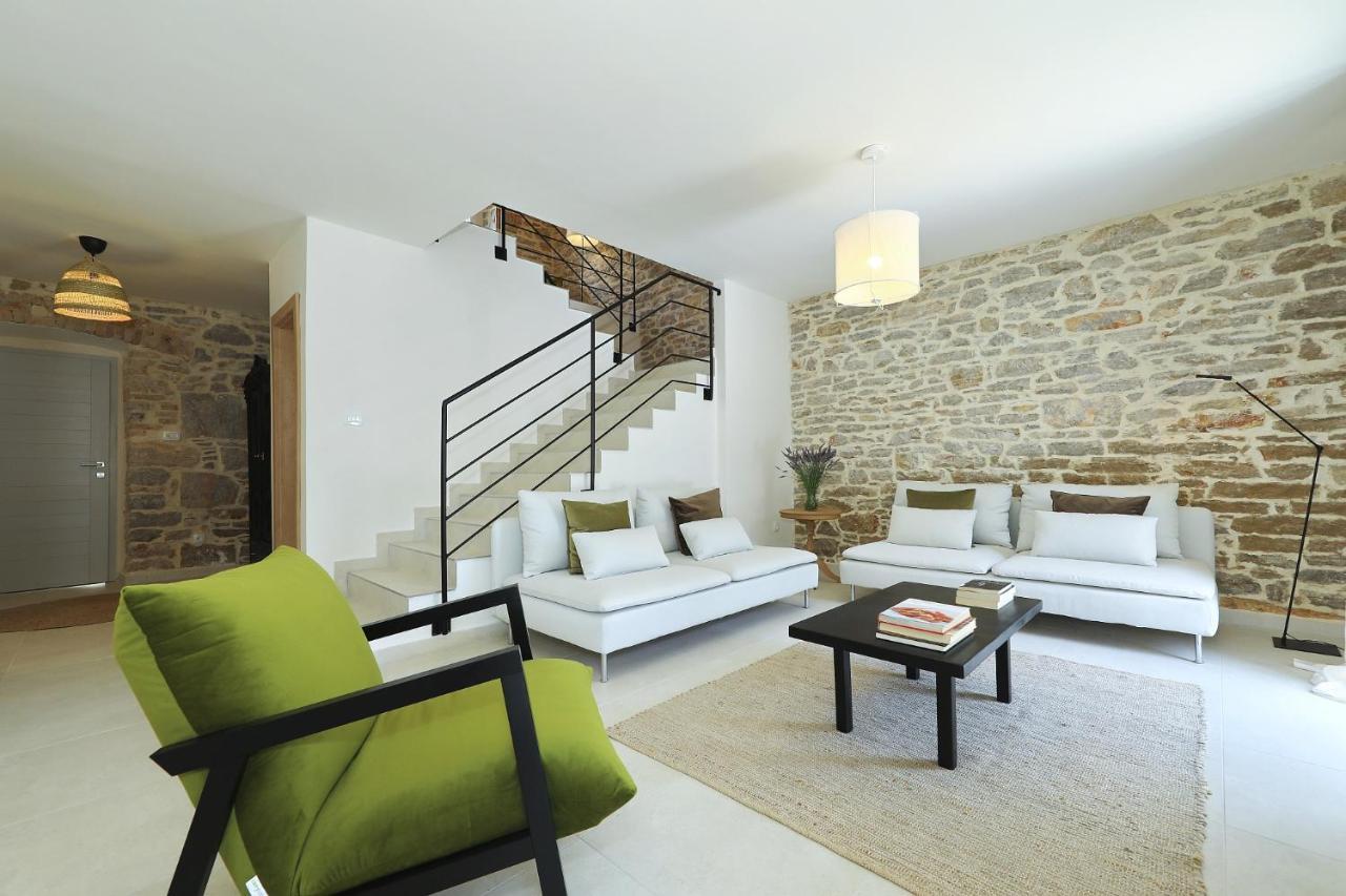 Villa Mira With A Heated Pool And A Sea View Božava エクステリア 写真